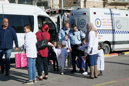 شرطة لواء اورشليم القدس تواصل أنشطتها التربوية للطلاب من ذوي الاحتياجات الخاصة شرقي المدينة